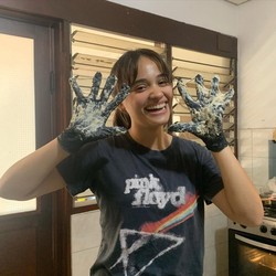 Aurora Ribero Tak Pernah Kapok Main Film Meski Kerap Alami Insiden