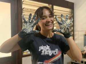 Aurora Ribero Tak Pernah Kapok Main Film Meski Kerap Alami Insiden
