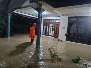 Kali Lamong Meluap, Puluhan Rumah di Balongpanggang Gresik Kebanjiran