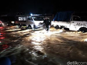 Banjir di Nguter Sukoharjo Seleher Orang Dewasa, Warga Mengungsi