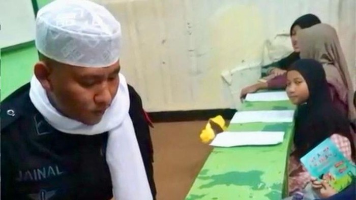 Bripda Muhammad Zainal Fajar, santri asal Tangerang yang kini jadi anggota Brimob Polda metro Jaya.