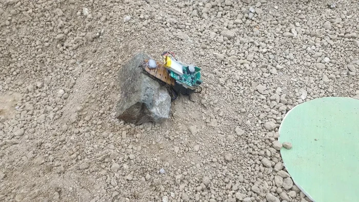 Dosen Undip cipatakan karya inovasi robot serangga yang bisa bantu korban bencana.