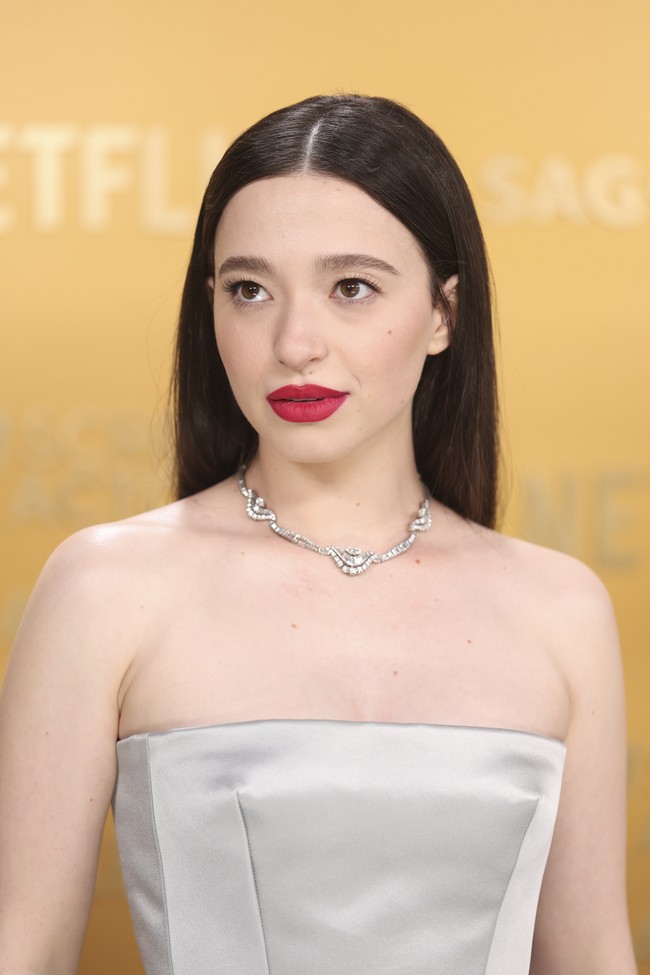 Mikey Madison mengawali kariernya dengan membintangi film pendek. Ia mulai dikenal saat membintangi serial komedi Better Things. Sebelum jadi aktris, bintang Scream itu sempat berlatih sebagai atlet berkuda. Foto: Getty Images