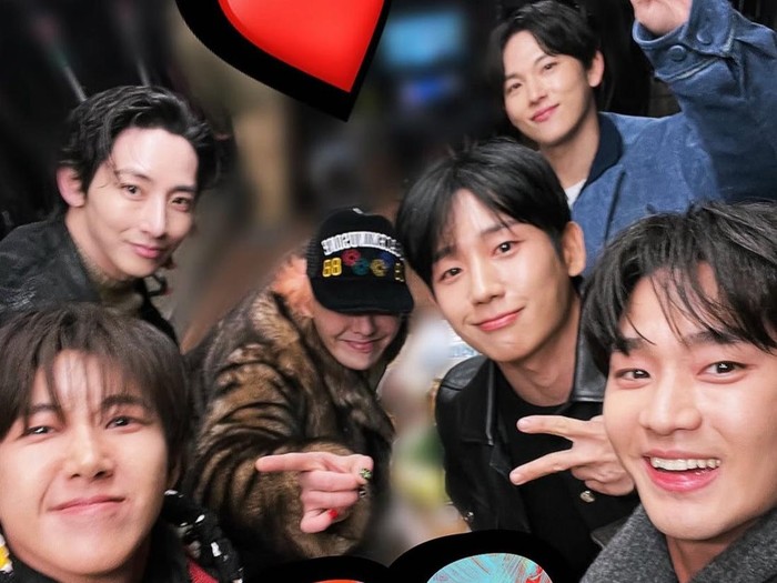 Geng aktor kelahiran 1988 Kim Soo Hyun, Jung Hae In, Lee Soo Hyuk, Im Siwan, dan Hwang Kwanghee berkumpul bersama G-Dragon BIGBANG