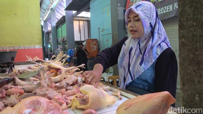Harga Daging Ayam di Lamongan Melonjak