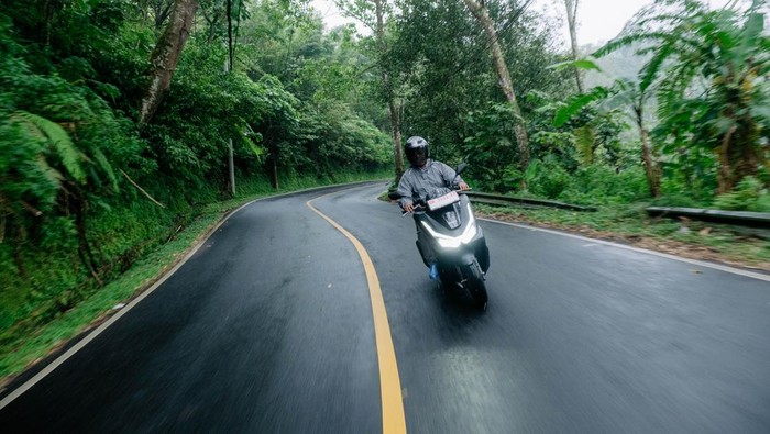 Honda PCX 160 RoadSync