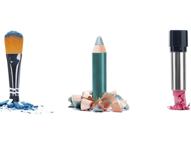 Ilustrasi Makeup Kedaluwarsa