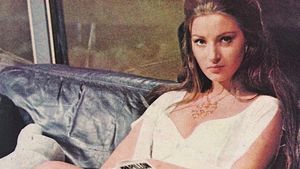 8 Potret Bond Girl Awet Muda di Usia 74 Tahun, Ungkap Tips Sehat Tanpa Diet