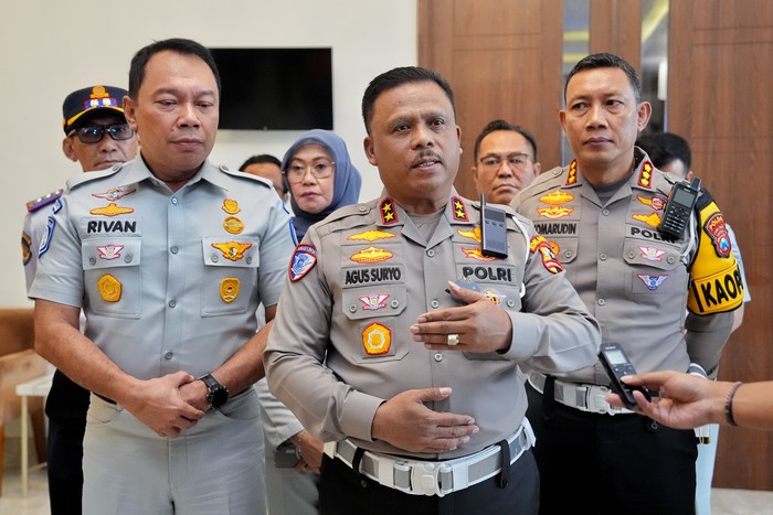 Kakorlantas Polri Irjen Agus Suryo Nugroho kembali meninjau ke daerah dalam rangka persiapan Operasi Ketupat 2025 agar berjalan aman dan lancar. (dok Korlantas Polri)