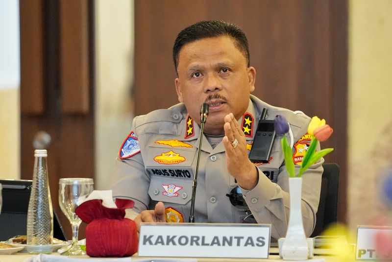 Kakorlantas Polri Irjen Agus Suryo Nugroho kembali meninjau ke daerah dalam rangka persiapan Operasi Ketupat 2025 agar berjalan aman dan lancar. (dok Korlantas Polri)