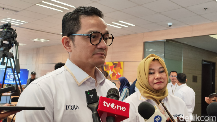 Kepala Badan Pelaksana BPKH Fadlul Imansyah dan Anggota Badan Pelaksana BPKH Sulistyowati selepas acara konferensi pers Balik Kerja Bareng BPKH di Muamalat Tower, Jakarta Selatan, Senin (24/2/2025).