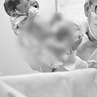 Diketahui Kiky melahirkan secara caesar di Rumah Sakit Bunda setelah 37 minggu mengandung. Bismillahirrahmanirrahim, Alhamdulillah, Masya Allah..Telah lahir putri kami tercantik dan tercinta. Tanggal 20 Februari 2025, pukul 10.21. Selamat datang Baby “Kayya”, tulis keterangan dalam unggahan. Foto: Instagram/@kikysaputrii