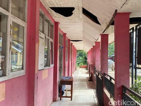 Kondisi memprihatinkan sekolah di Sukabumi.