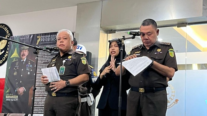 Konferensi pers kasus korupsi tata kelola minyak (Ondang/detikcom)