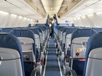 Sabarnya Penumpang Ini, 3 Kali Diminta Ganti Kursi oleh Orang Berbeda