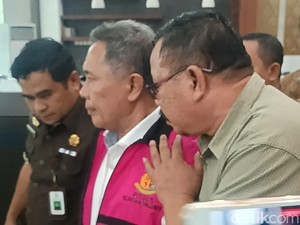 Eks Bupati Lombok Barat Tersangka Korupsi-Kades Dilaporkan Hamili Istri Orang