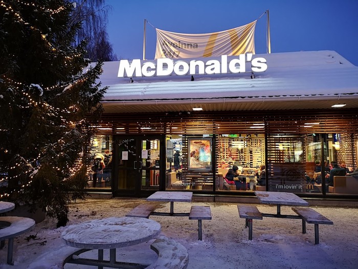 McDonald's paling utara di dunia McDonald's paling utara di dunia