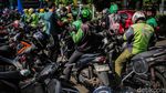 Melihat Kesibukan Ojol Ngebid Sambil Menunggu Kepastian THR
