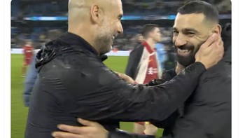 Tapi Guardiola sportif dengan mengucapkan selamat pada Mo Salah usai laga. Foto: X.com