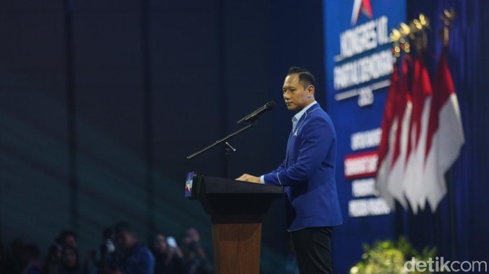 Momen SBY-AHY Hadiri Kongres VI Partai Demokrat Kongres VI Partai Demokrat digelar di The Ritz-Carlton, SCBD, Jakarta. Kongres itu dihadiri oleh SBY dan Ketum PD Agus Harimurti Yudhoyono (AHY).
