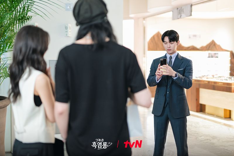 Adegan dalam episode My Dearest Nemesis Senin (24/2/2025).