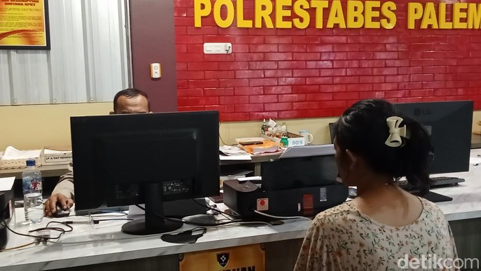 Oca melapor ke polisi usai dikeroyok tetangganya karena dituduh hendak gelapkan uang jersey