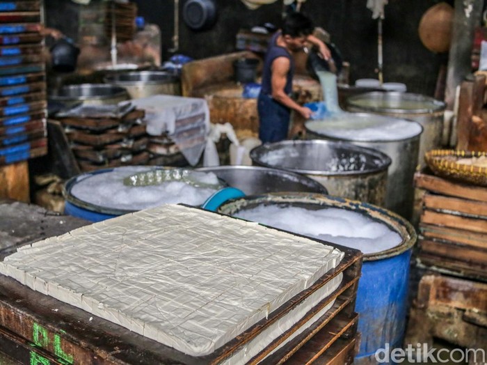 Pasokan Kedelai Jelang Bulan Ramadhan Dipastikan Aman Pasokan kedelai dipastikan aman jelang bulan Ramadhan 2025. Stok kedelai bulan Februari 2025 mencapai 395 ribu ton.