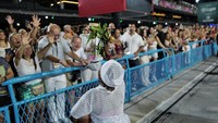Karena sekolah samba berfokus pada penyesuaian teknis akhir, aspek spiritual dari perayaan ini menyoroti pentingnya acara tersebut bagi kota Rio.