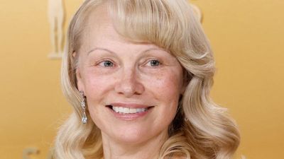 Pamela Anderson Ditawari Rambo Porsche Buat Jadi Kekasih, tapi Dilepeh
