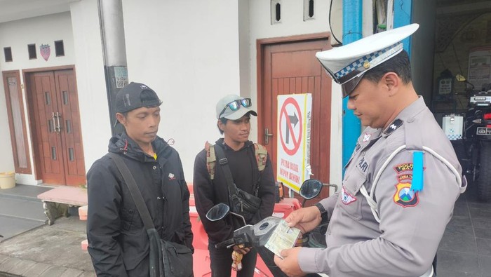 Penindakan saat Operasi Keselamatan Semeru 2025 di Kota Batu