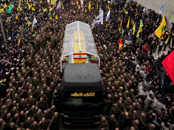 Potret Lautan Manusia Iringi Pemakaman Pemimpin Hizbullah Hassan Nasrallah