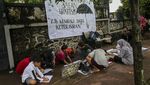 Potret Sekolah Pinggir Jalan Gratis di Serang