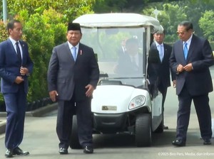 SBY-Jokowi Hadiri Peluncuran Danantara, Naik Golf Car Bareng Prabowo