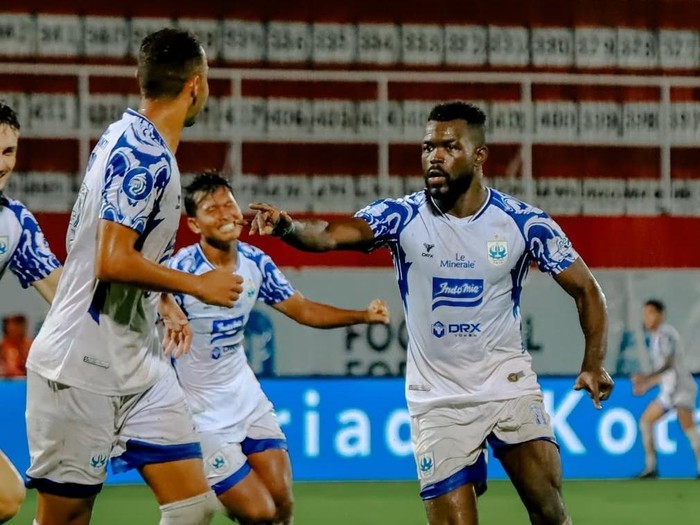 Striker PSIS, Sudi Abdallah menjadi penyelamat timnya dari kekalahan atas Arema di pekan 24 Liga 1 2024/2025.