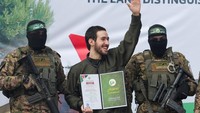 Hamas kembali menyerahkan enam tawanan Israel kepada Komite Palang Merah Internasional (ICRC) sebagai bagian dari gelombang ketujuh dari tahap pertama perjanjian gencatan senjata dan pertukaran tawanan. (REUTERS/Ramadan Abed)