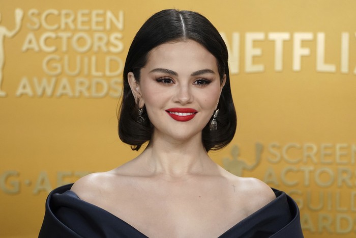 Selena Gomez di SAG Awards 2025 Selena Gomez arrives at the 31st annual Screen Actors Guild Awards on Sunday, Feb. 23, 2025, at the Shrine Auditorium in Los Angeles.