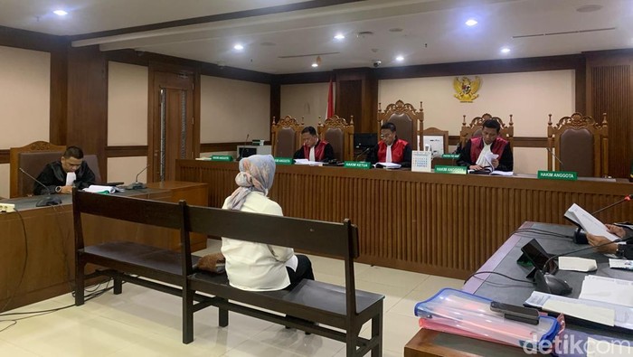 Sidang pledoi eks panitera PN Jaktim, Rina Pertiwi, dalam kasus suap eksekusi lahan Rawamangun. Pengadilan Tipikor Jakarta, 24 Februari 2025. (Mulia Budi/detikcom)