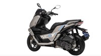 Buat melawan PCX yang dibekali mesin 160 cc dan Nmax yang mengusung mesin 155 cc, Taige Nexy+ 180i hadir dengan mesin jauh lebih besar yakni kapasitas 174 cc atau kalau dibulatkan menjadi 180 cc. Mesin tersebut punya konfigurasi 1 silinder, 4-tak, SOHC, 4 katup, berpendingin cairan. Foto: Dok. Istimewa