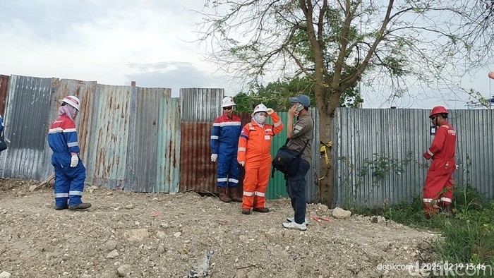 Tim LH dan Polda cek persawahan di sebelah lokasi Pad B Pertamina EP Sukowati Field.