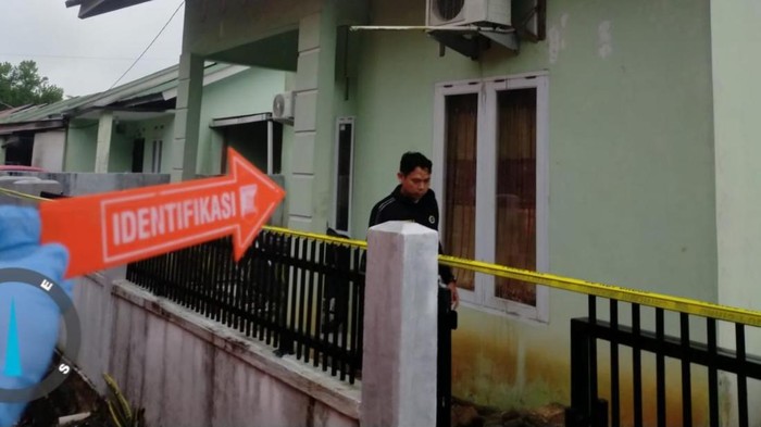 TKP pembunuhan guru SMP oleh Suami di Kuansing, Riau. (Istimewa)