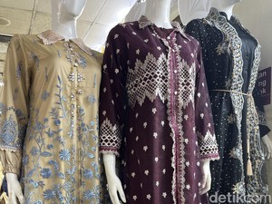 Tren Warna Baju Lebaran 2025, Warna Burgundy Mendominasi di Tanah Abang