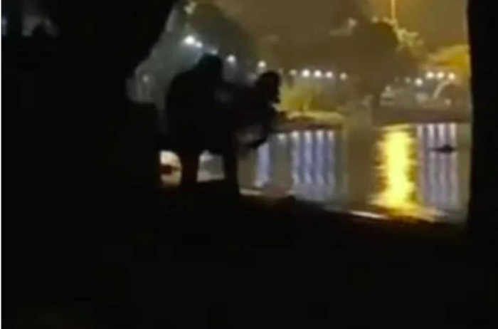 Turis berhubungan intim di Pantai Pattaya