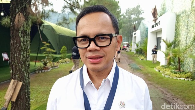 Buntut Panjang Bupati Lucky Hakim Tak Izin Liburan ke Jepang