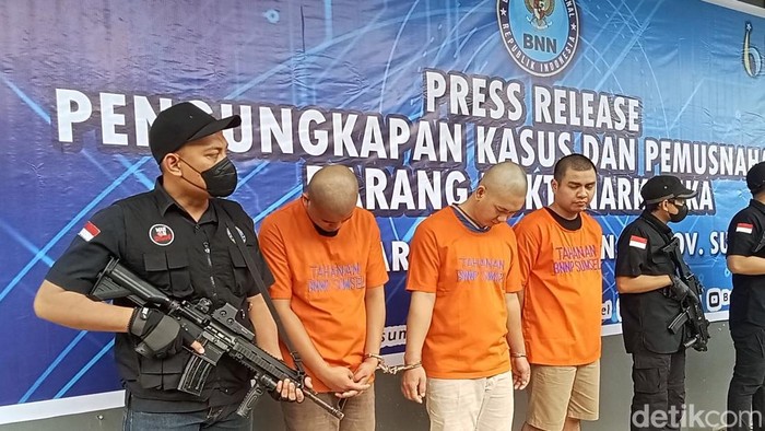 3 tersangka pengedar narkoba jaringan Malaysia-Pekanbaru di Sumsel.