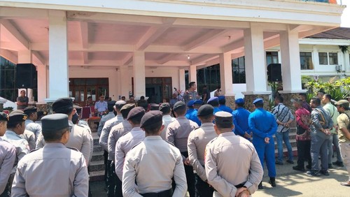 Apel gelar pasukan di halaman Kantor Bupati Manggarai Barat, Selasa (25/2/2025) pagi. (Istimewa)