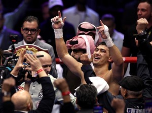 Skill-nya Bivol Sukses Benamkan Power-nya Beterbiev