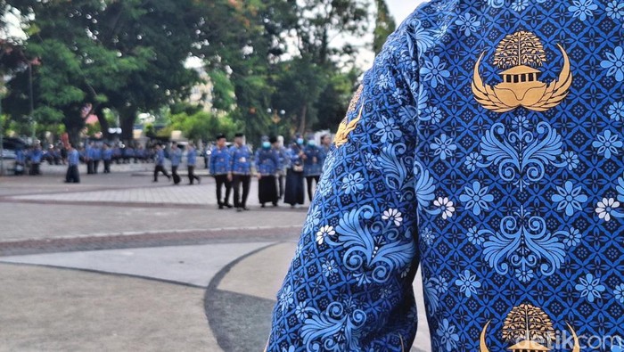 ASN di Pemkot Mataram, NTB, Senin (3/2/2025). (Nathea Citra)