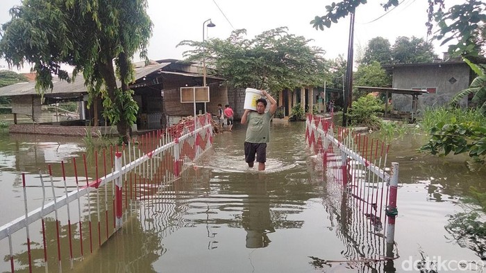 Banjir di Desa Bambe, Driyorejo, Gresik.