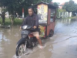 Kalimas Meluap Rendam 5 Desa di 2 Kecamatan Gresik