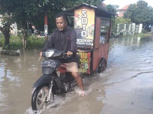 Kalimas Meluap Rendam 5 Desa di 2 Kecamatan Gresik